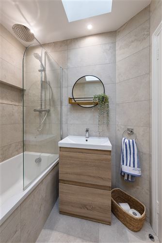 9 Glenbourne Close, Leopardstown, Dublin 18