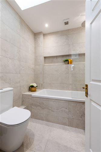 9 Glenbourne Close, Leopardstown, Dublin 18