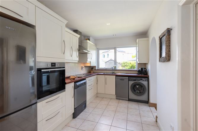 9 Glenbourne Close, Leopardstown, Dublin 18