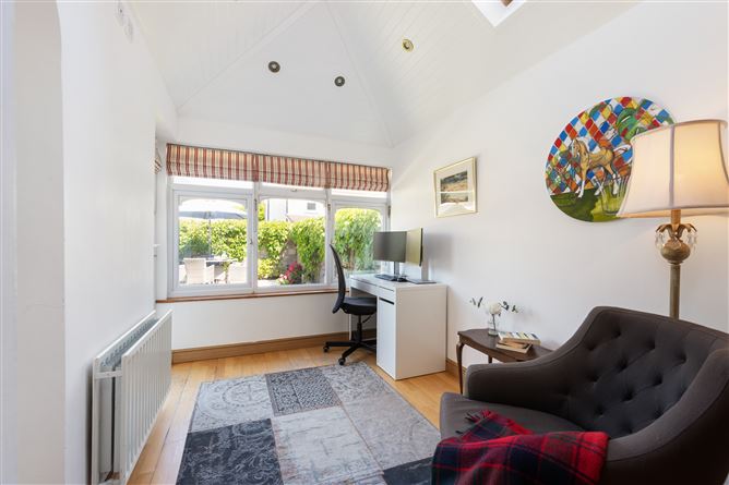 9 Glenbourne Close, Leopardstown, Dublin 18