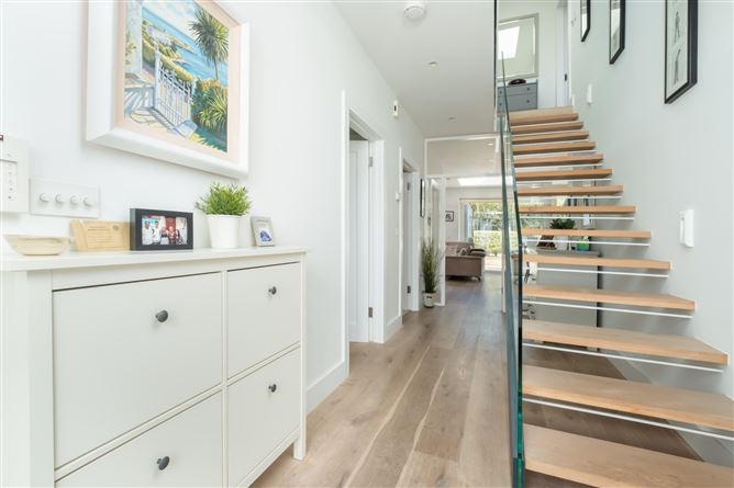 Avalon, 2a Auburn Close, Killiney, County Dublin