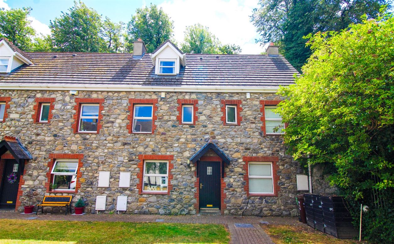 2 Homeville Court, Knocklyon, Dublin 16