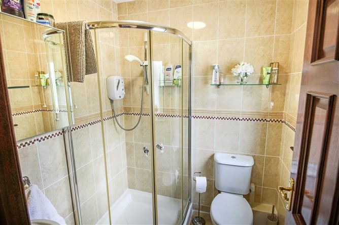 26 Errew Drive, Lough Rynn, Mohill, Co. Leitrim