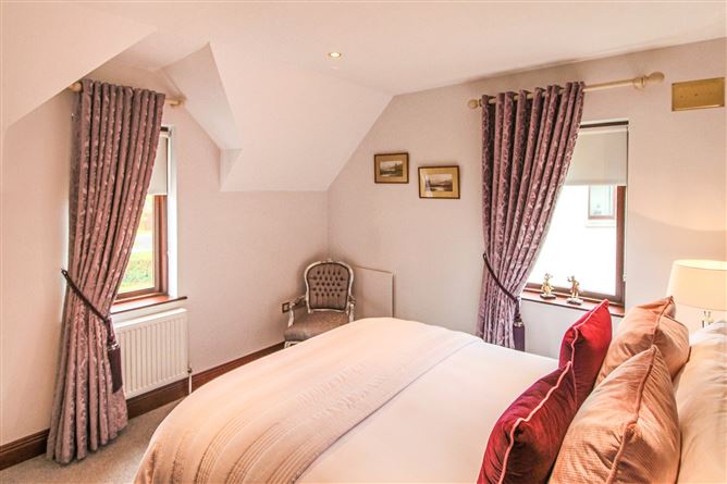 26 Errew Drive, Lough Rynn, Mohill, Co. Leitrim