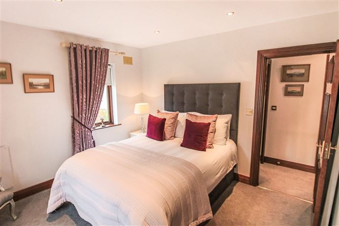 26 Errew Drive, Lough Rynn, Mohill, Co. Leitrim