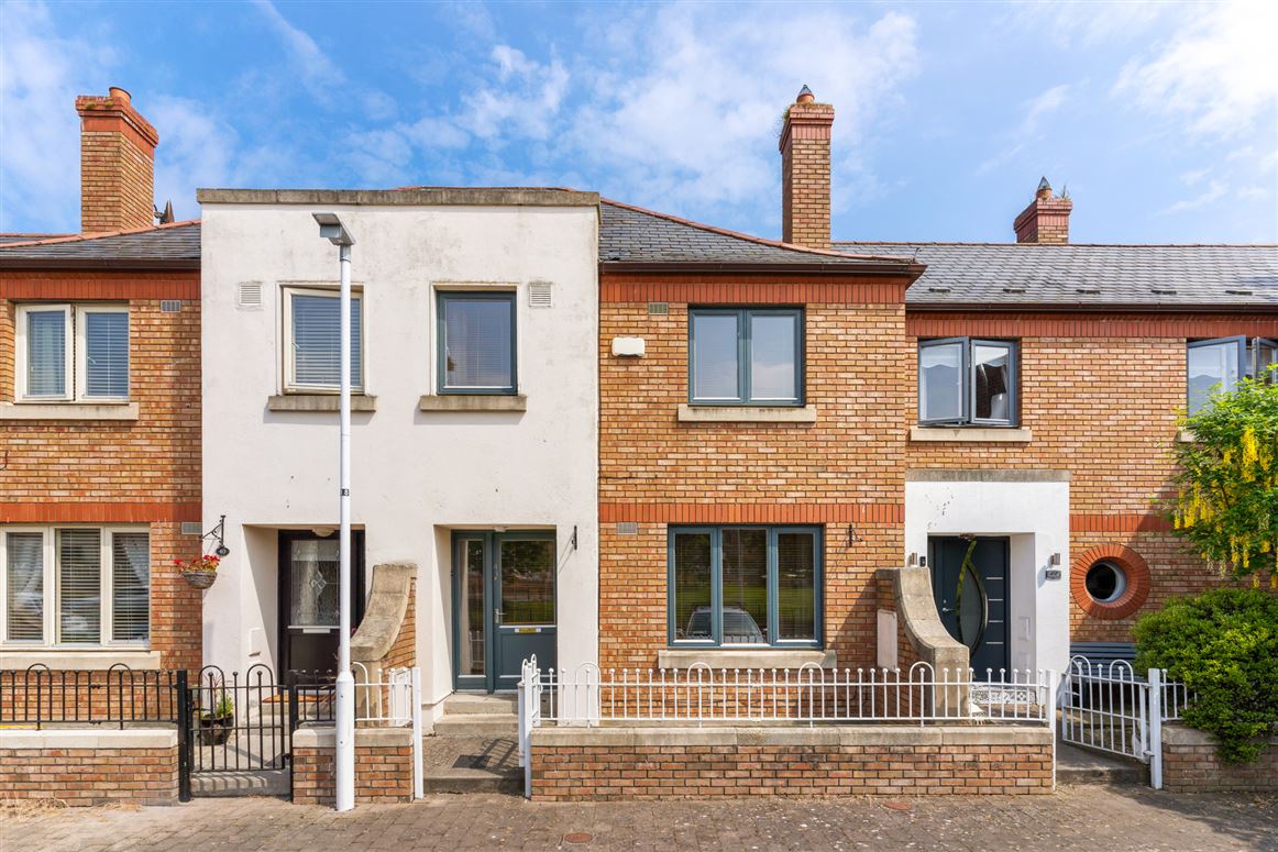 41 Meadowland Avenue, Lower Mounttown Road, Glenageary, Co. Dublin