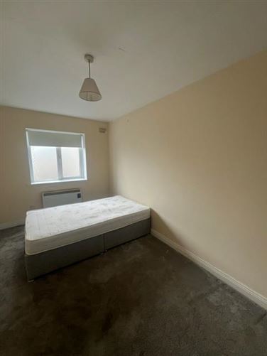 Photo 6 of 7 — 3 Griffith Court, Dundalk, Louth