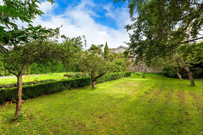 Chadsley House, Leopardstown Road, Foxrock, Dublin 18