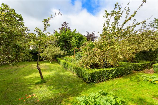 Chadsley House, Leopardstown Road, Foxrock, Dublin 18