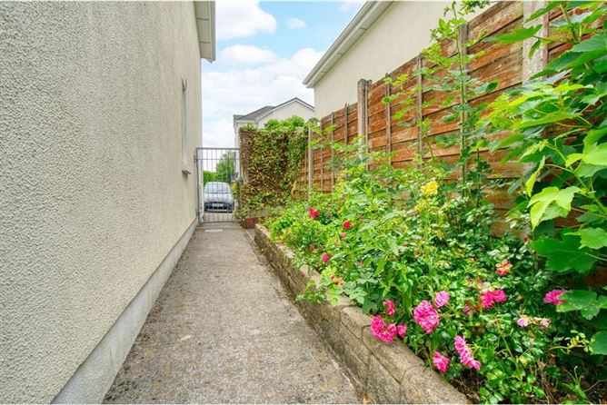 112 Cluain Riocaird, Castlegar, Co. Galway