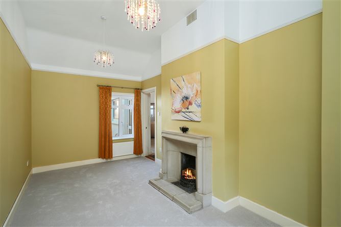 https://photos-a.propertyimages.ie/media/1/9/7/4958791/c5d92791-fa69-40a3-bd7d-2896d2d87b69_l.jpg