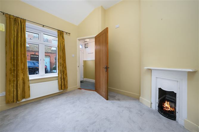 https://photos-a.propertyimages.ie/media/1/9/7/4958791/c5d92791-fa69-40a3-bd7d-2896d2d87b69_l.jpg