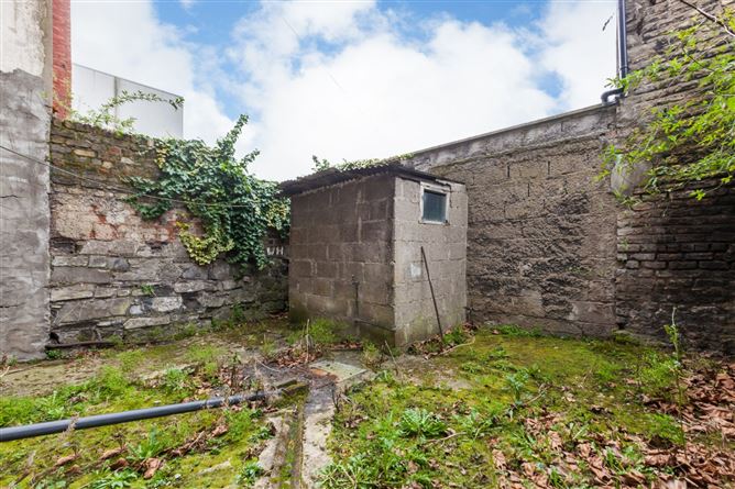 587 North Circular Road, North City Centre, Dublin 1.