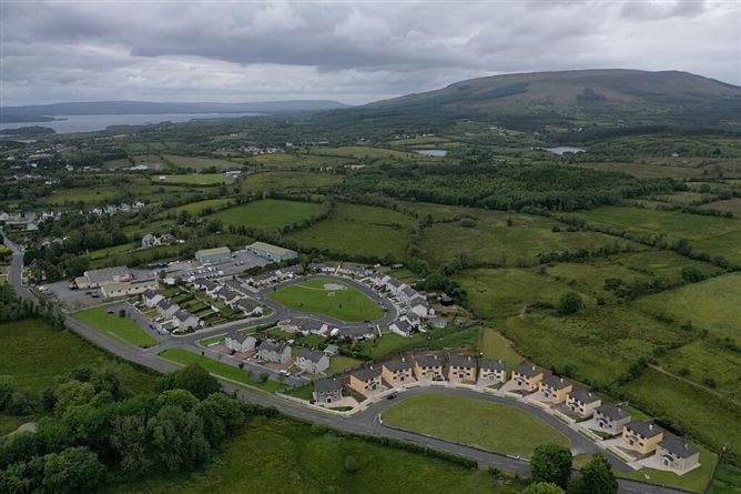 10 An Grianan, Hilly Road, Drumshanbo, Leitrim