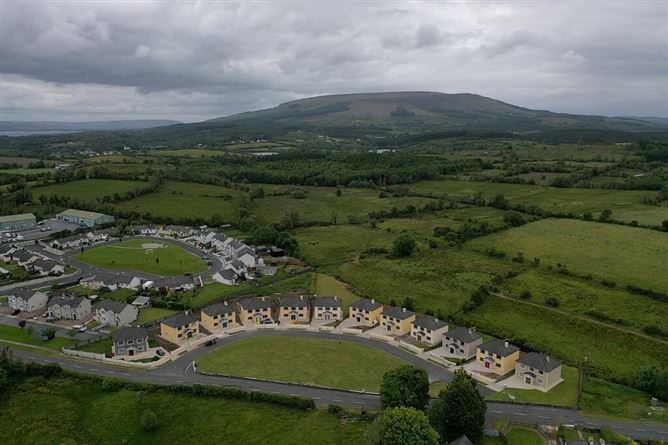 10 An Grianan, Hilly Road, Drumshanbo, Leitrim