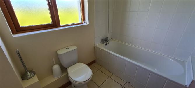 10 An Grianan, Hilly Road, Drumshanbo, Leitrim