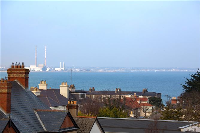 Top Floor Apartment, 1 Eaton Square, Monkstown, Co. Dublin