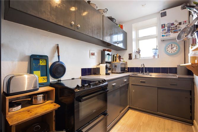 Top Floor Apartment, 1 Eaton Square, Monkstown, Co. Dublin