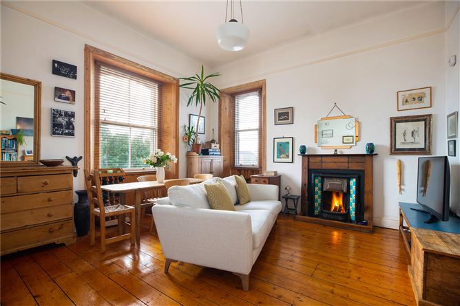 Top Floor Apartment, 1 Eaton Square, Monkstown, Co. Dublin
