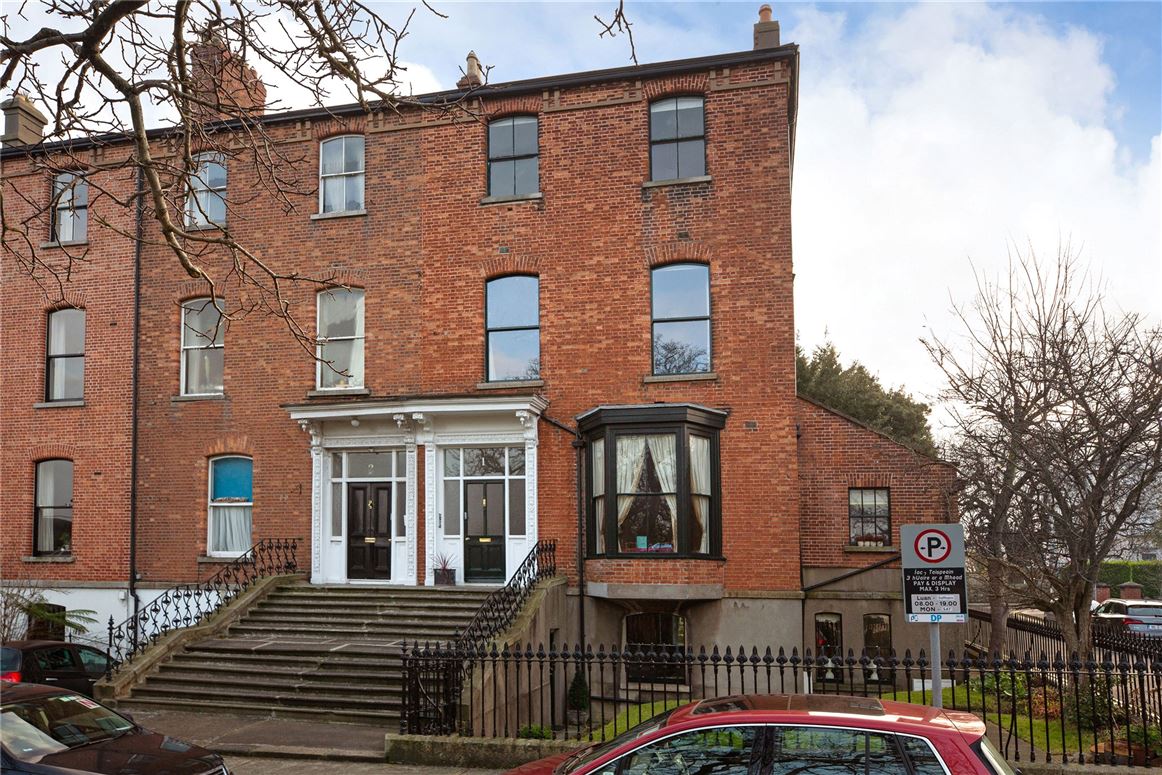 Top Floor Apartment, 1 Eaton Square, Monkstown, Co. Dublin