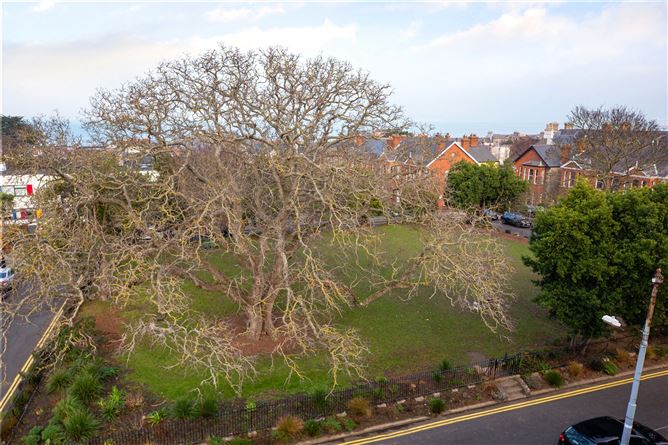 Top Floor Apartment, 1 Eaton Square, Monkstown, Co. Dublin