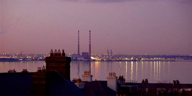 Top Floor Apartment, 1 Eaton Square, Monkstown, Co. Dublin