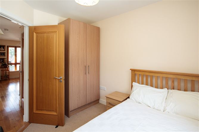 12 Village Court, Upper Patrick Street, Kilkenny, Kilkenny