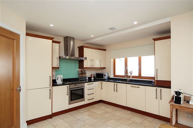 12 Village Court, Upper Patrick Street, Kilkenny, Kilkenny