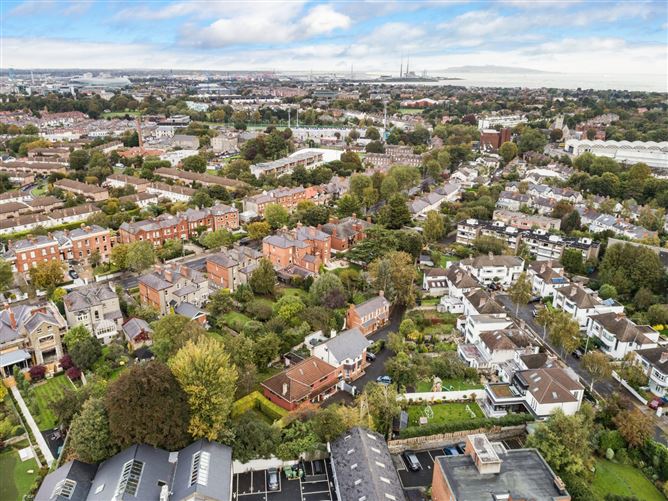 19 Eglinton Wood, Donnybrook, Dublin 4