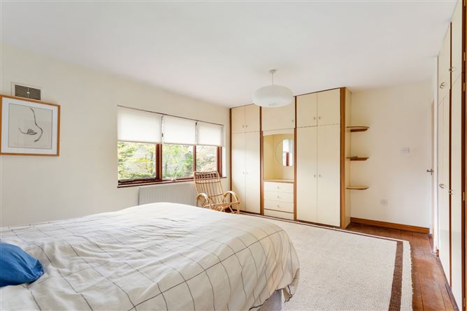 19 Eglinton Wood, Donnybrook, Dublin 4