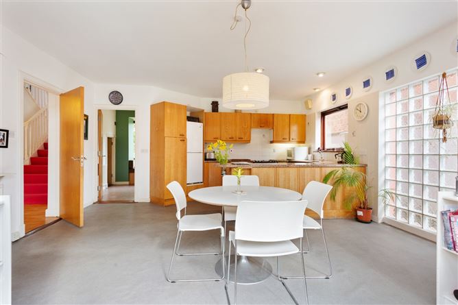 19 Eglinton Wood, Donnybrook, Dublin 4