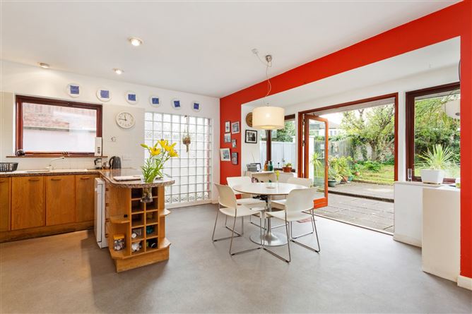 19 Eglinton Wood, Donnybrook, Dublin 4