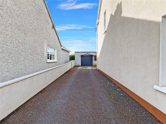 8 Abbey View, Clarecastle, Ennis, Co. Clare