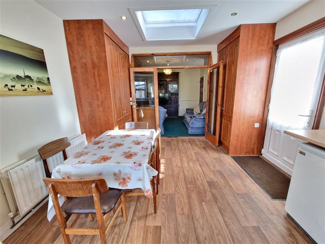 8 Abbey View, Clarecastle, Ennis, Co. Clare