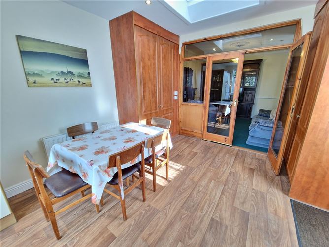 8 Abbey View, Clarecastle, Ennis, Co. Clare