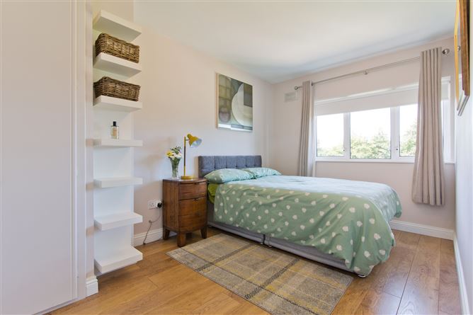 30 Lansdowne Valley Park, Drimnagh, Dublin 12