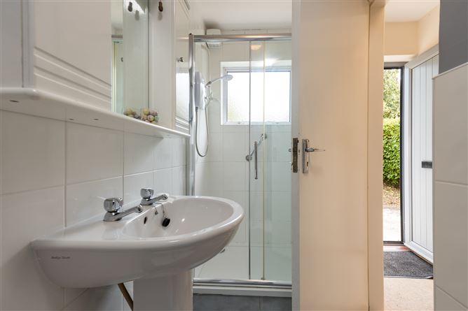 "Oakland", Crosstown, Wexford Town, Wexford