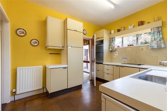 "Oakland", Crosstown, Wexford Town, Wexford