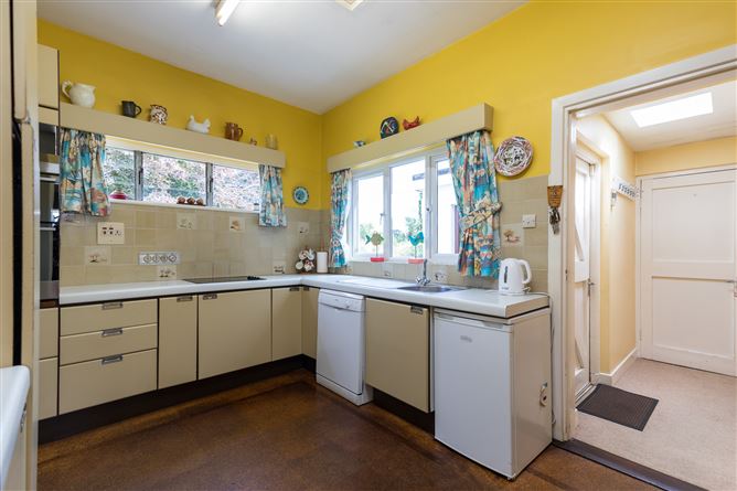 "Oakland", Crosstown, Wexford Town, Wexford
