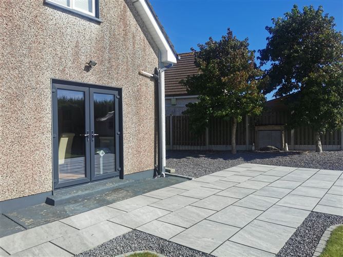 20 Seaview Court, Kilmuckridge, Wexford