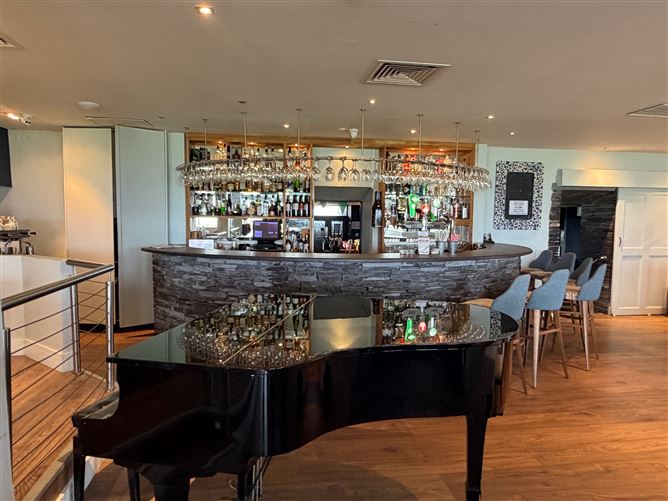 Photo 10 of 37 — Ref 1241 - Jacks Coastguard Restaurant, Cromane Lower, Killorglin, Kerry