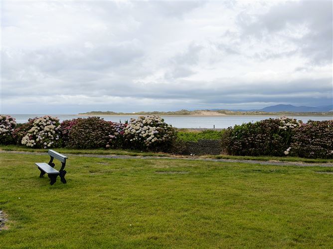 Photo 31 of 37 — Ref 1241 - Jacks Coastguard Restaurant, Cromane Lower, Killorglin, Kerry