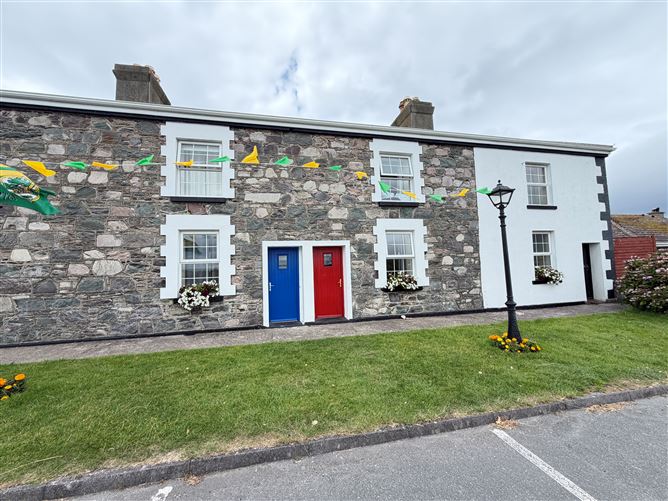 Photo 32 of 37 — Ref 1241 - Jacks Coastguard Restaurant, Cromane Lower, Killorglin, Kerry