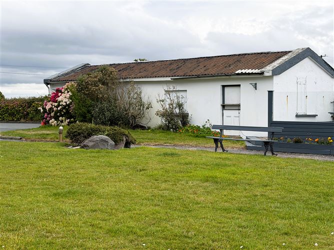 Photo 27 of 37 — Ref 1241 - Jacks Coastguard Restaurant, Cromane Lower, Killorglin, Kerry