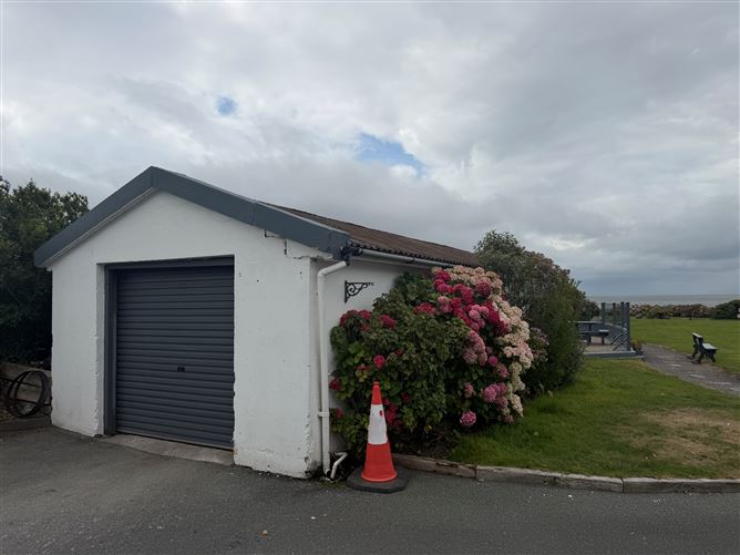Photo 28 of 37 — Ref 1241 - Jacks Coastguard Restaurant, Cromane Lower, Killorglin, Kerry