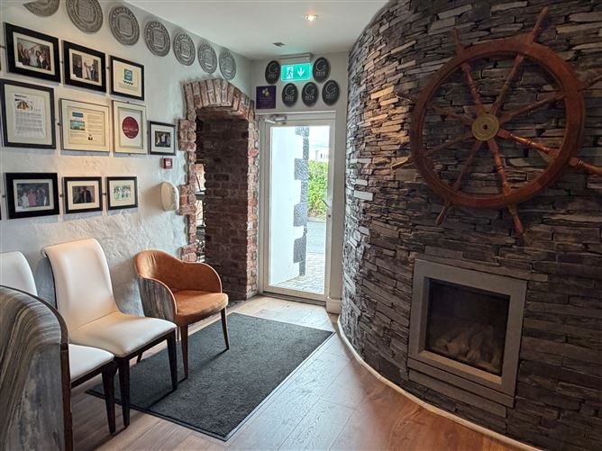 Photo 16 of 37 — Ref 1241 - Jacks Coastguard Restaurant, Cromane Lower, Killorglin, Kerry
