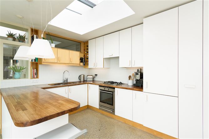 9 Devitt Villas, Glasthule, County Dublin
