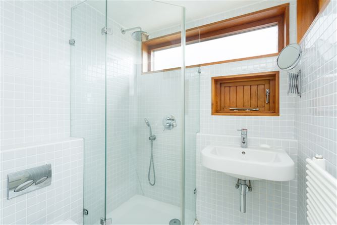 9 Devitt Villas, Glasthule, County Dublin