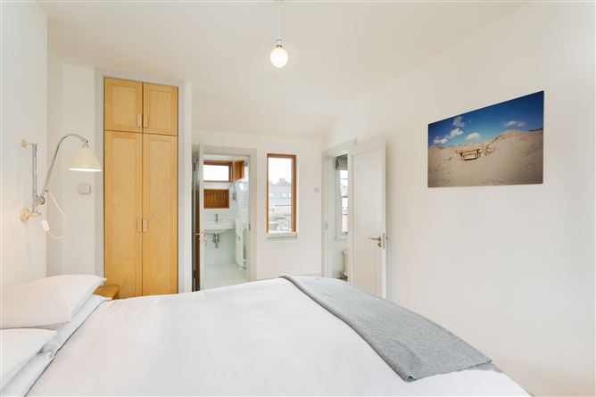 9 Devitt Villas, Glasthule, County Dublin
