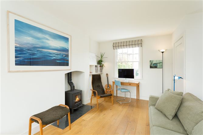 9 Devitt Villas, Glasthule, County Dublin